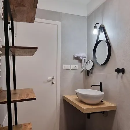 Galleria 2 Agosto 1980 N2 * ボローニャ